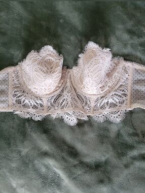 Victoria's Secret Cream Lace Balconette Bra
